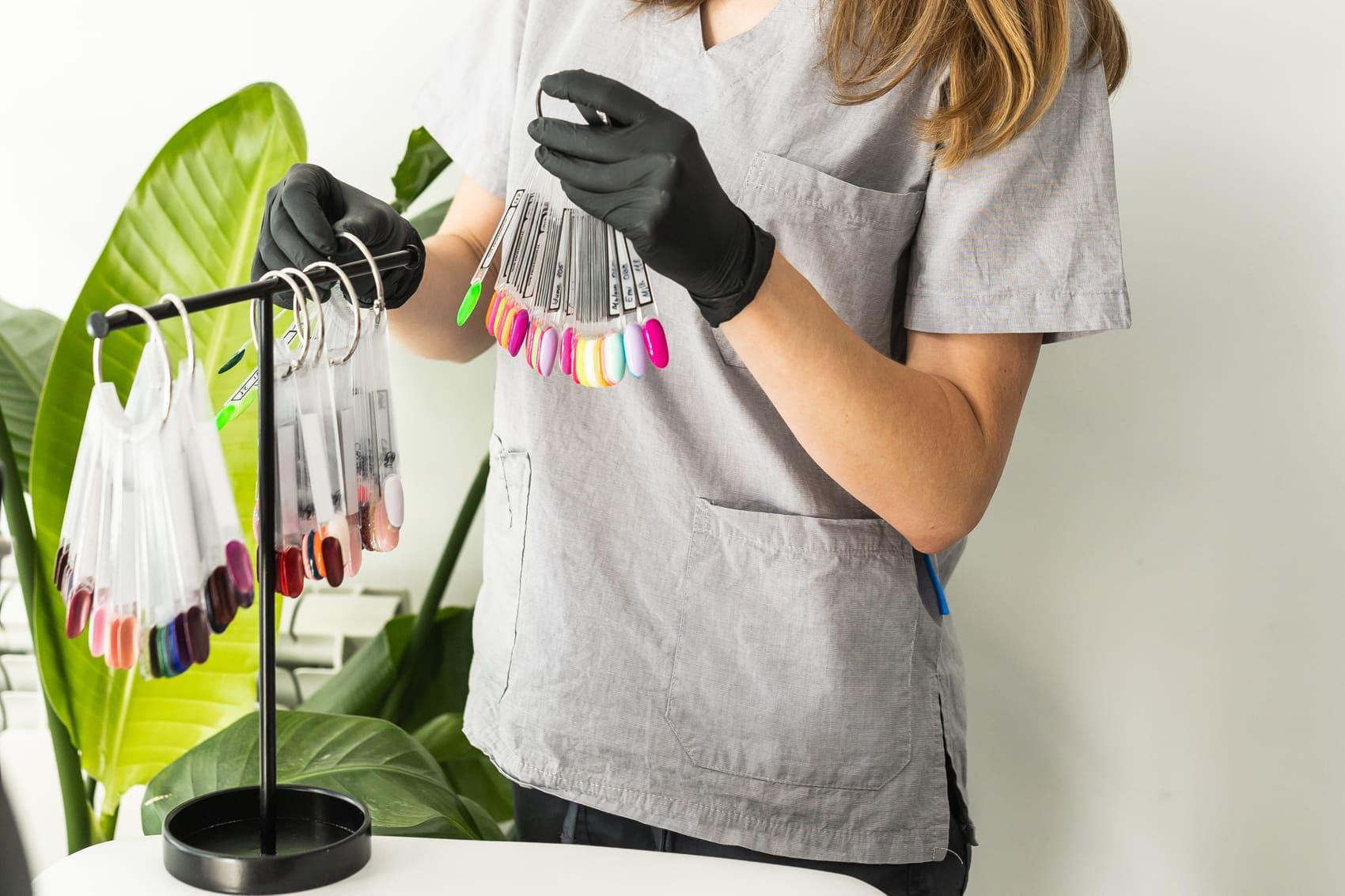 จองคิวทำเล็บสวยง่ายๆ กับ CharnoSiaengy